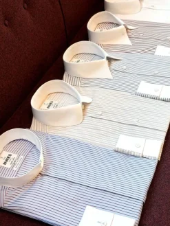 The Nines Chemise Poignet Simple|Chemise Blanche*Chemise col rond en dobby blanc avec bouton doré
